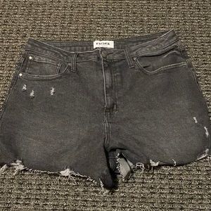 Tilly’s black curvy high rise jean shorts, size 32